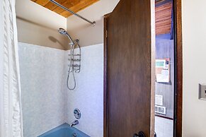 98SL - Hot Tub - BBQ - Pets Ok - WiFi - Sleeps 6