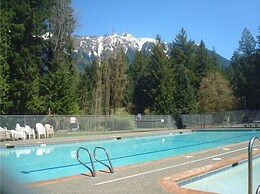 98SL - Hot Tub - BBQ - Pets Ok - WiFi - Sleeps 6