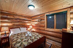 97MF - Lakeside - Dock - BBQ - Pets Ok - Sleeps 6