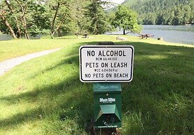 97MF - Lakeside - Dock - BBQ - Pets Ok - Sleeps 6