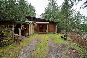 97MF - Lakeside - Dock - BBQ - Pets Ok - Sleeps 6