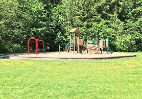 97MF - Lakeside - Dock - BBQ - Pets Ok - Sleeps 6