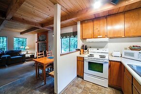 67MF- Hot Tub - Pets Ok - BBQ - Sleeps 5