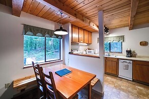 67MF- Hot Tub - Pets Ok - BBQ - Sleeps 5