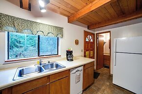 67MF- Hot Tub - Pets Ok - BBQ - Sleeps 5