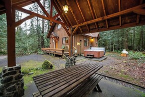 67MF- Hot Tub - Pets Ok - BBQ - Sleeps 5