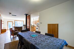 70MBR- Hot Tub - BBQ - Wi-Fi - Pets Ok - Sleeps 8