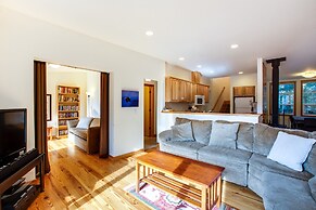 70MBR- Hot Tub - BBQ - Wi-Fi - Pets Ok - Sleeps 8