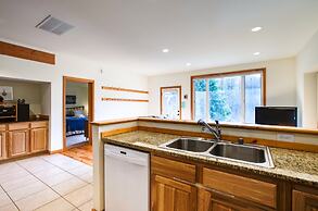 70MBR- Hot Tub - BBQ - Wi-Fi - Pets Ok - Sleeps 8