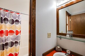 57SW - Fireplace - WiFi - Sleeps 6