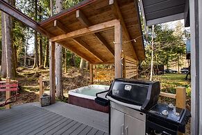 99MBR - Hot Tub - WiFi - Pets Ok - BBQ - Sleeps 6