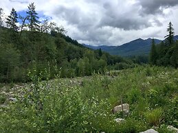 89GS - Hot Tub - Pets Ok - WiFi - Sleeps 4