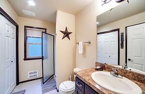 89GS - Hot Tub - Pets Ok - WiFi - Sleeps 4