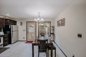 89GS - Hot Tub - Pets Ok - WiFi - Sleeps 4