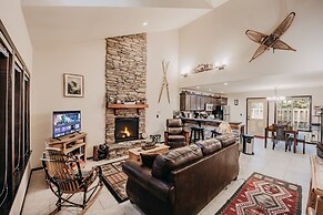 89GS - Hot Tub - Pets Ok - WiFi - Sleeps 4