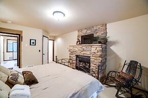 89GS - Hot Tub - Pets Ok - WiFi - Sleeps 4