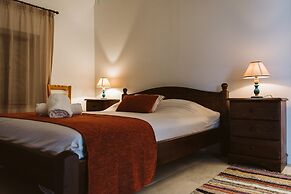 Ariadni Gaia Cottage