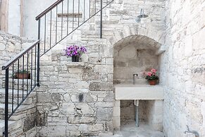 Ariadni Gaia Cottage