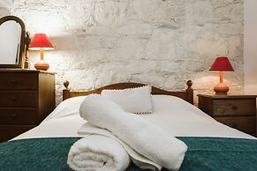 Ariadni Gaia Cottage