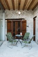 Ariadni Gaia Cottage