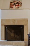 Ariadni Gaia Cottage