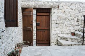 Ariadni Gaia Cottage