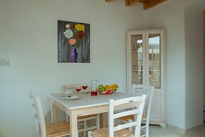 Thyone Studio Cottage