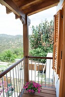 Thyone Uno Bal Cottage