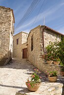 Thyone Uno Cottage