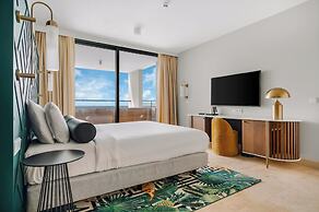 Mangrove Beach Corendon Curacao All-Inclusive Resort, Curio by Hilton