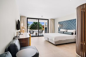 Mangrove Beach Corendon Curacao All-Inclusive Resort, Curio by Hilton