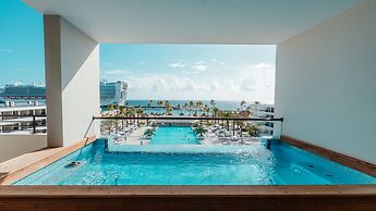 Mangrove Beach Corendon Curacao All-Inclusive Resort, Curio by Hilton