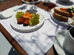 Crystal Mare Suites