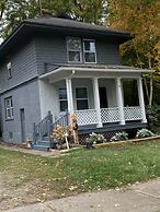 3 Bedroom House in Pontiac near Auburn Hill, Palace DTE Energy