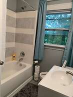 3 Bedroom House in Pontiac near Auburn Hill, Palace DTE Energy