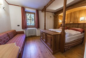 Rifugio Lago Nambino