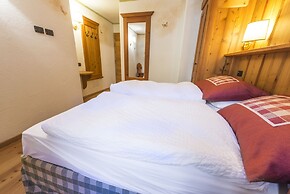 Rifugio Lago Nambino