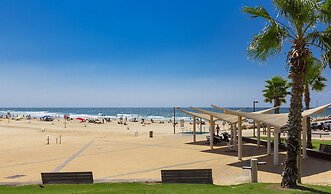 Lagoon Amazing water front 3