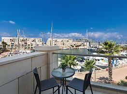 Lagoon Amazing water front 3