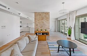 Lagoon Amazing water front 3