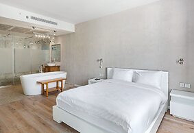 Lagoon Amazing water front 3