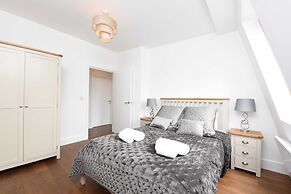 Modern & Spacious 2 Bed Apartment at Clapham Junction