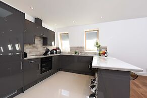 Modern & Spacious 2 Bed Apartment at Clapham Junction