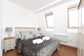 Modern & Spacious 2 Bed Apartment at Clapham Junction