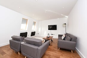 Modern & Spacious 2 Bed Apartment at Clapham Junction