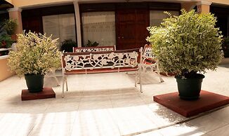 Hotel y Cabinas El Coral