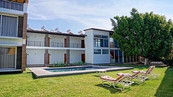 Hotel Rancho Tabachines