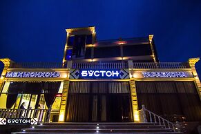 Hotel Buston