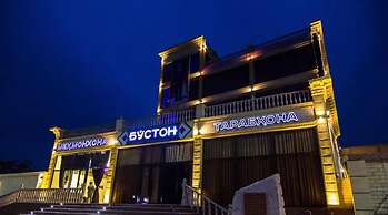 Hotel Buston