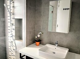 The Robertson by Homes Asian